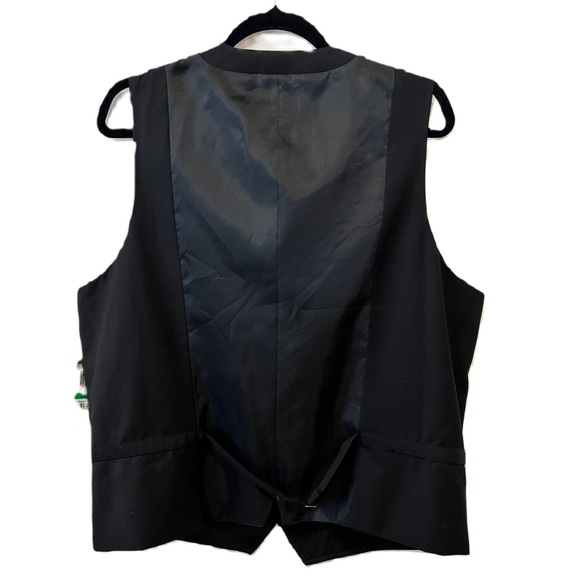 New with tag - Men’s Alfani Large Classic Vest in Black - Picture 2 of 8